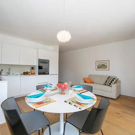 Appartement Charm Apartment With Balcony And Parking - Happy Rentals *